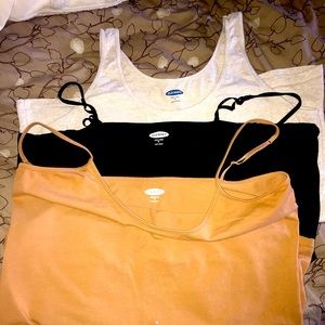 Like-new Old Navy 1st layer tanks; free Luxe tank!